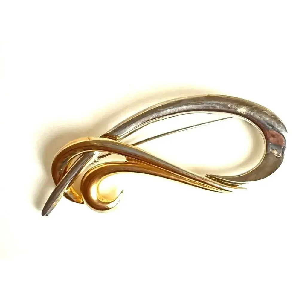 Modern Swirl Brooch Pin Costume Jewelry Gold Metal Lapel Pin Unisex Career 3